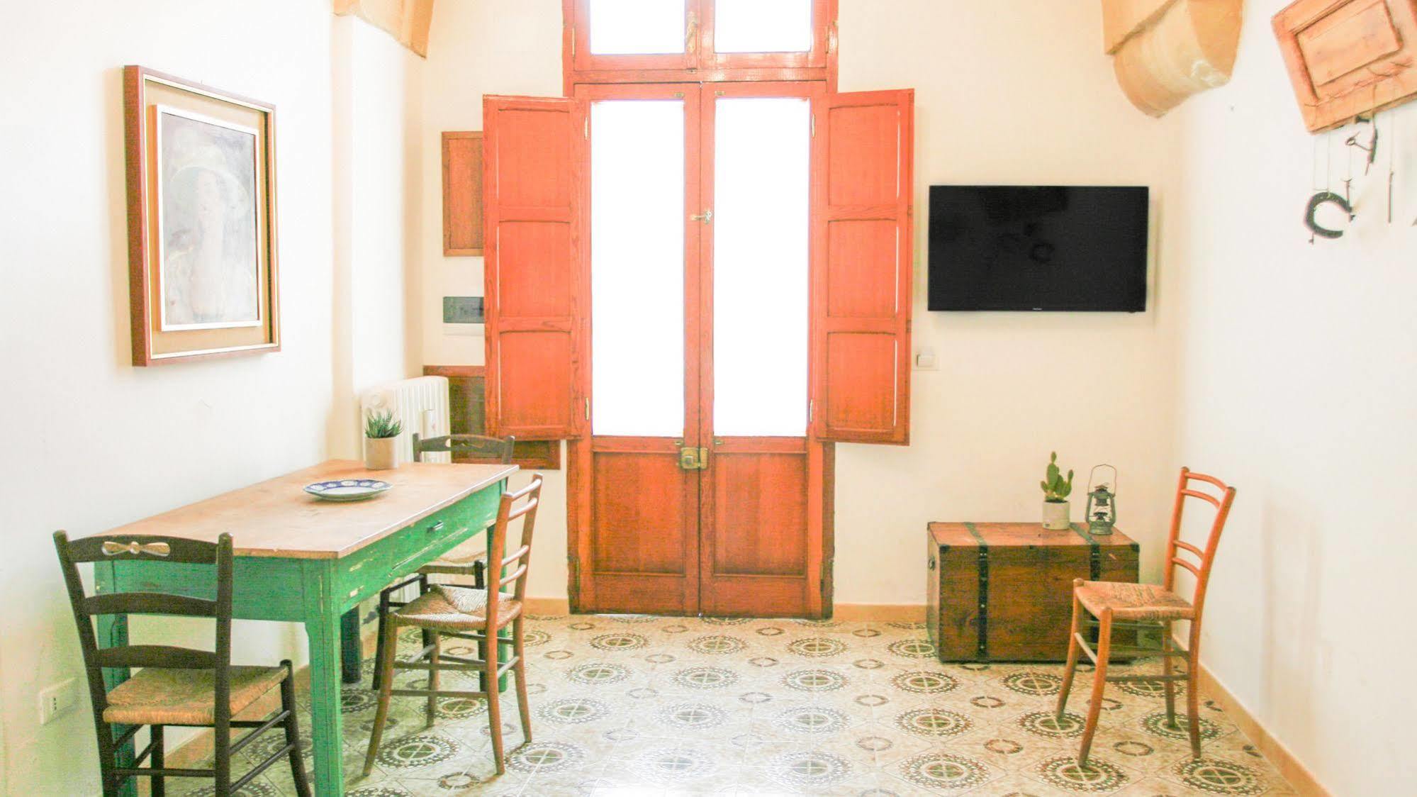 Sacre Bleu Apartments Lecce Esterno foto