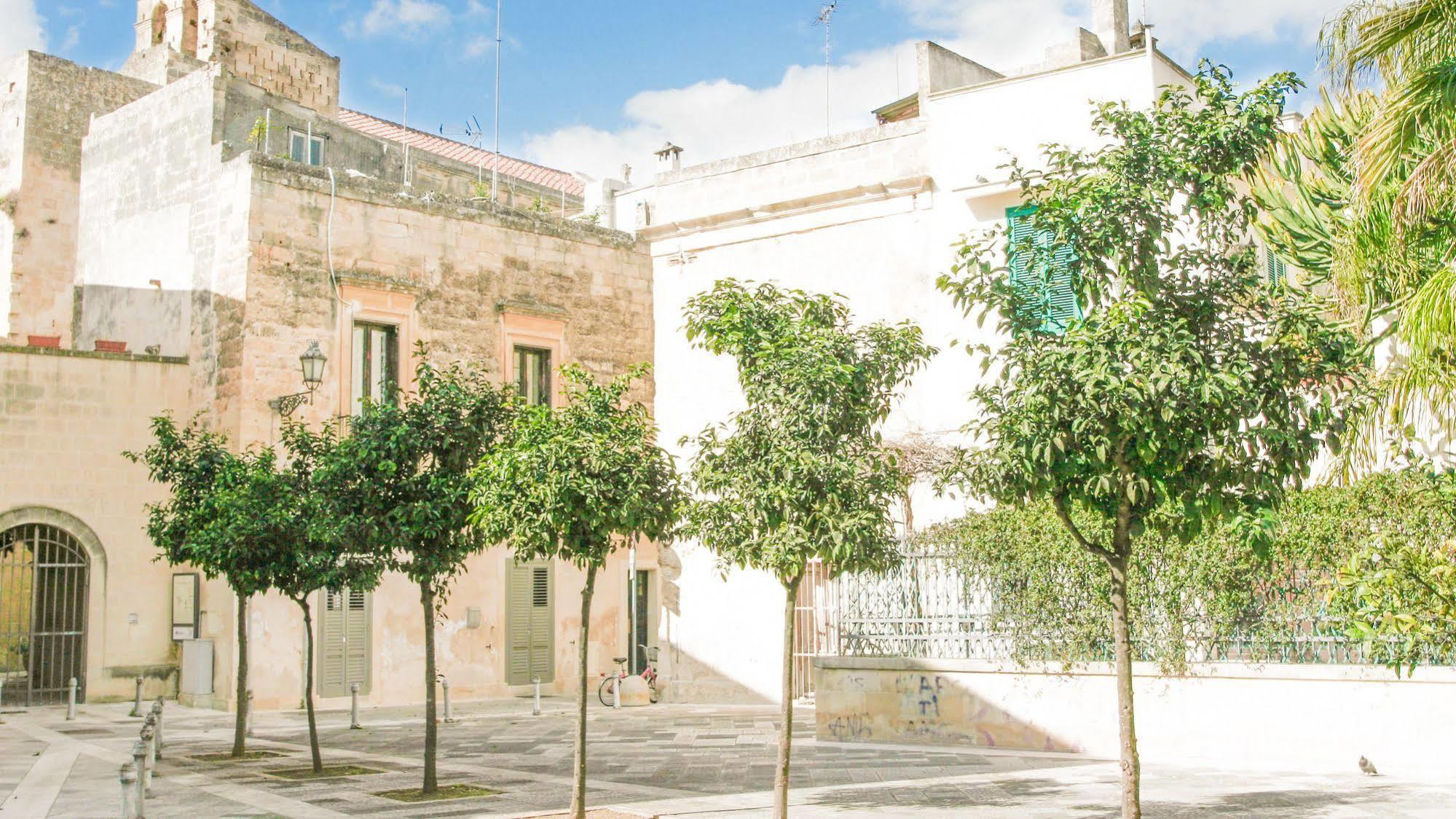 Sacre Bleu Apartments Lecce Esterno foto