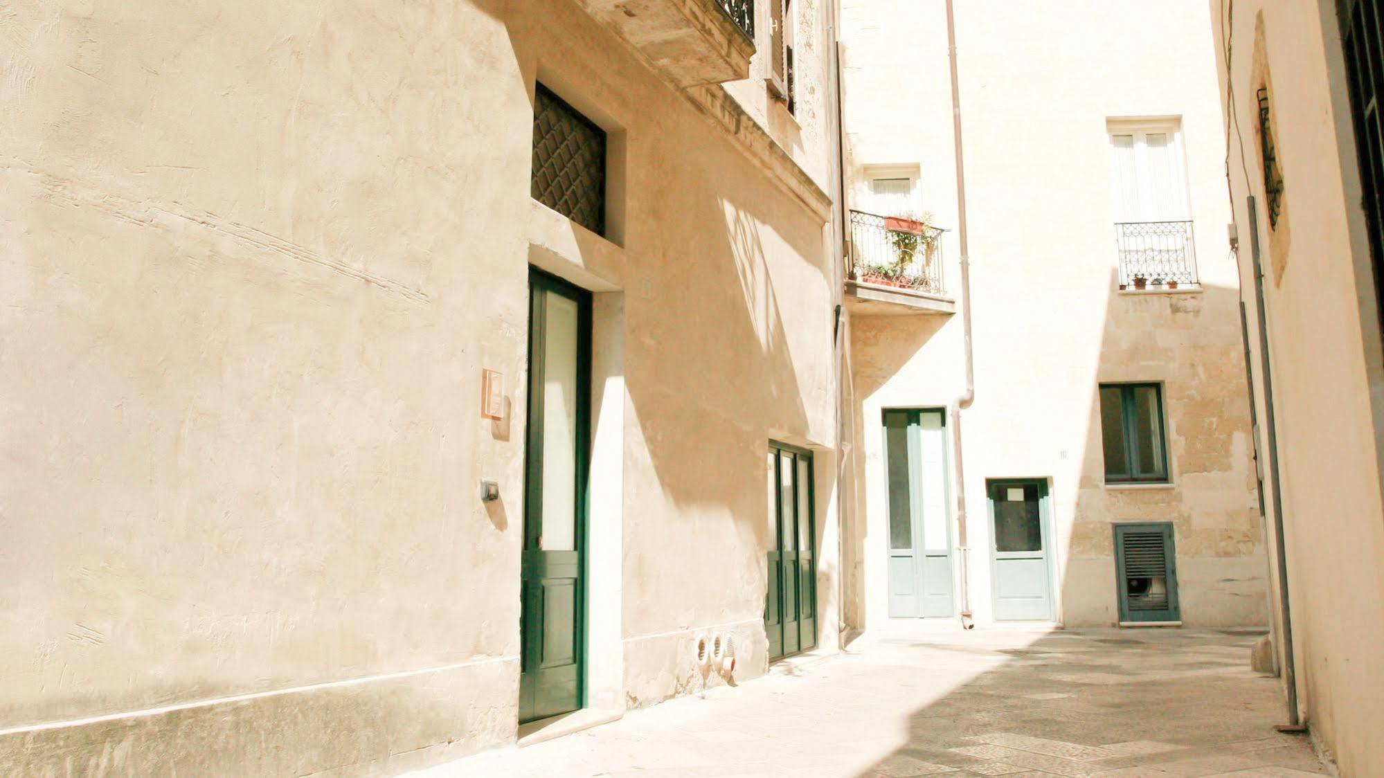 Sacre Bleu Apartments Lecce Esterno foto